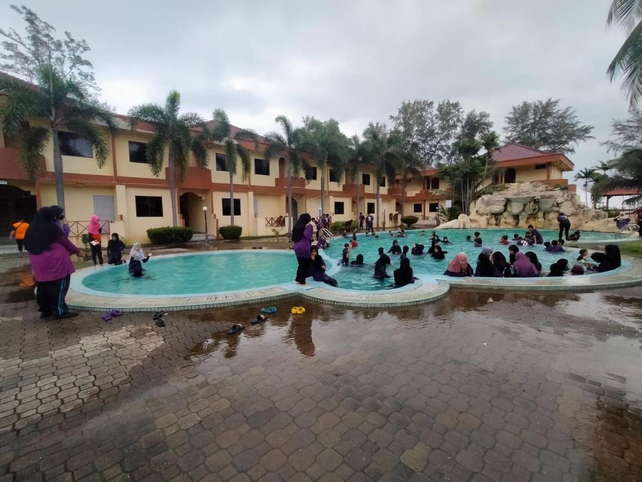 Seri Indah Resort Kuala Terengganu Bagian luar foto