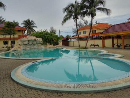 Seri Indah Resort Kuala Terengganu Bagian luar foto